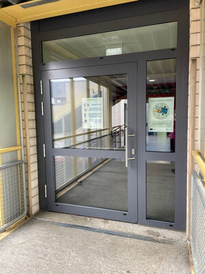 Schule_Tür01 Schule_Tür01