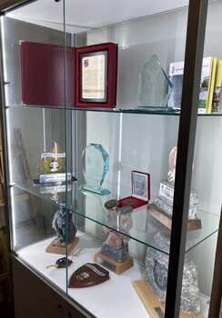 Vitrine1_klein Vitrine1_klein